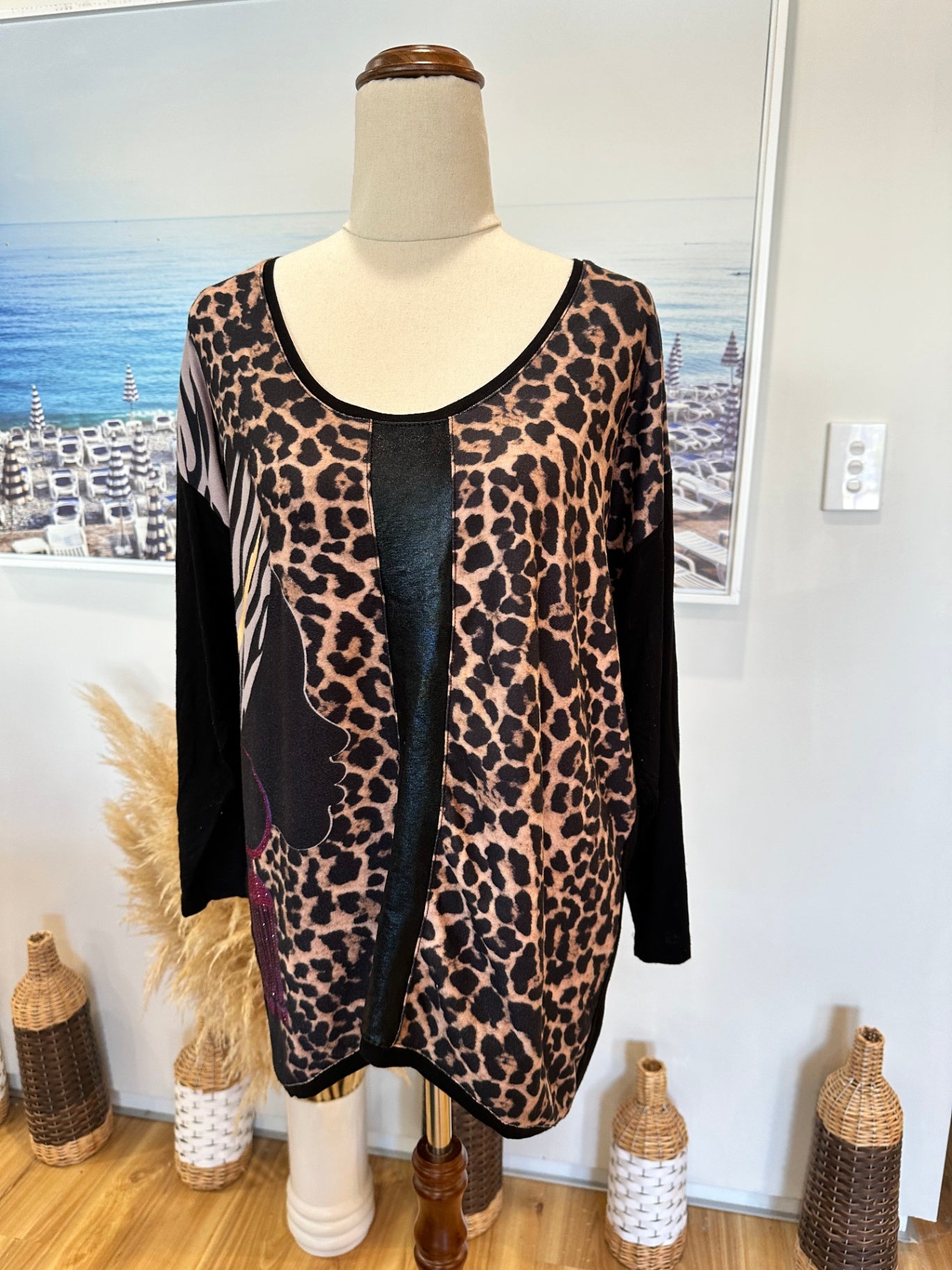 [SALE] Made in Italy - Top - Medium - Black w Silhouette