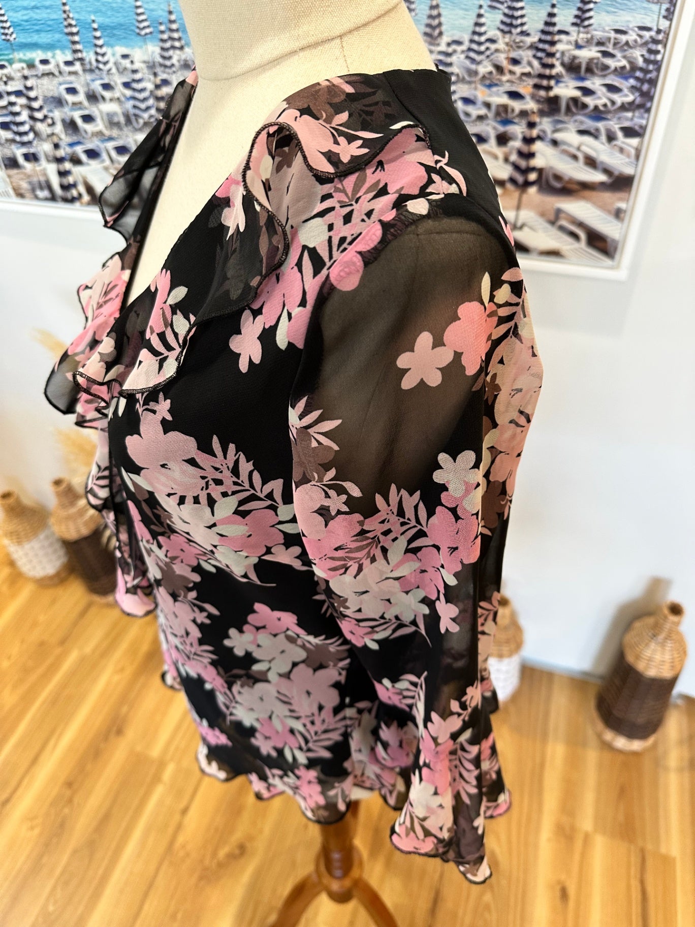 [SALE] Expression - Blouse - Size 12 - Black with pink and white floral pattern
