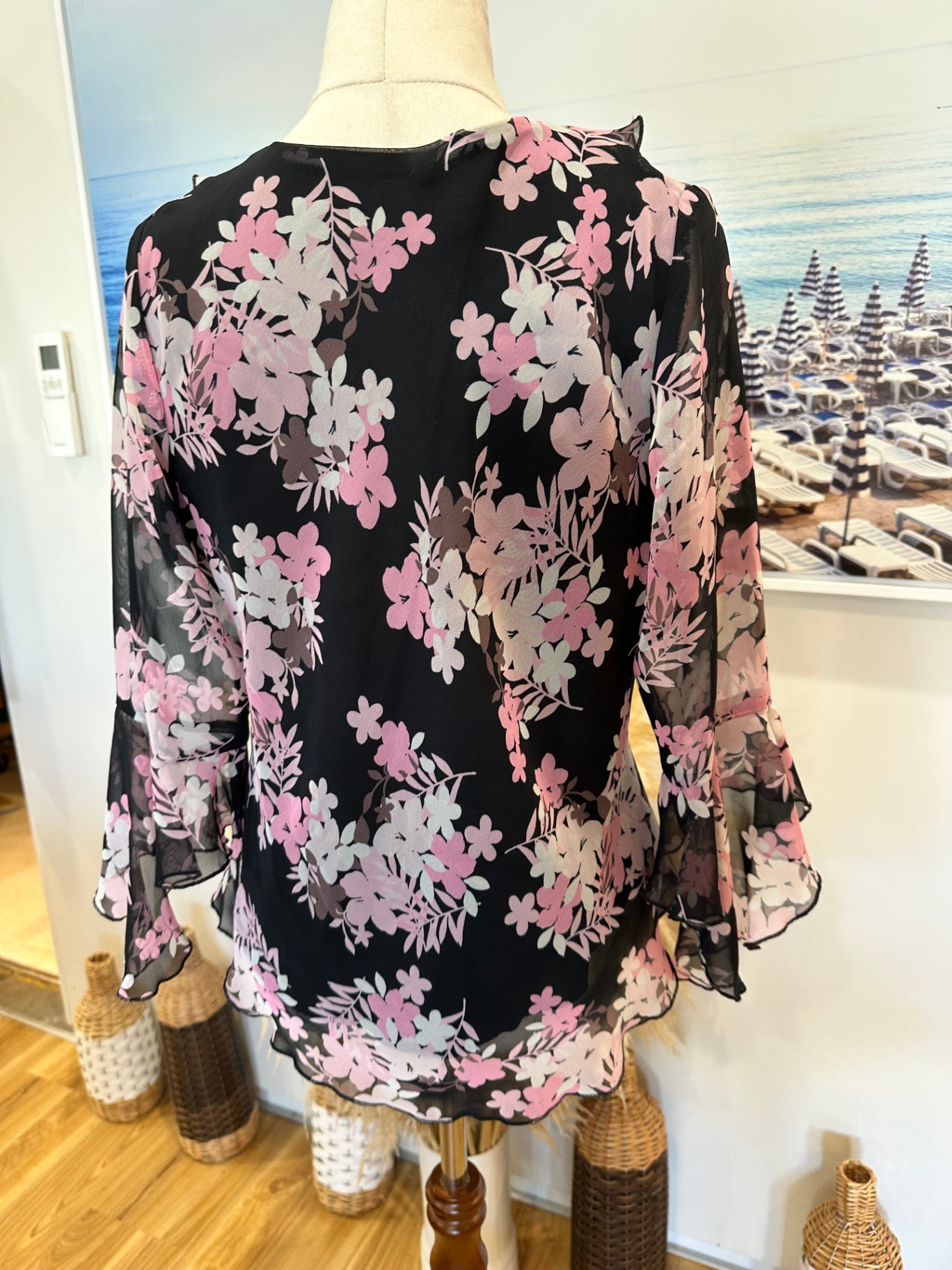 [SALE] Expression - Blouse - Size 12 - Black with pink and white floral pattern
