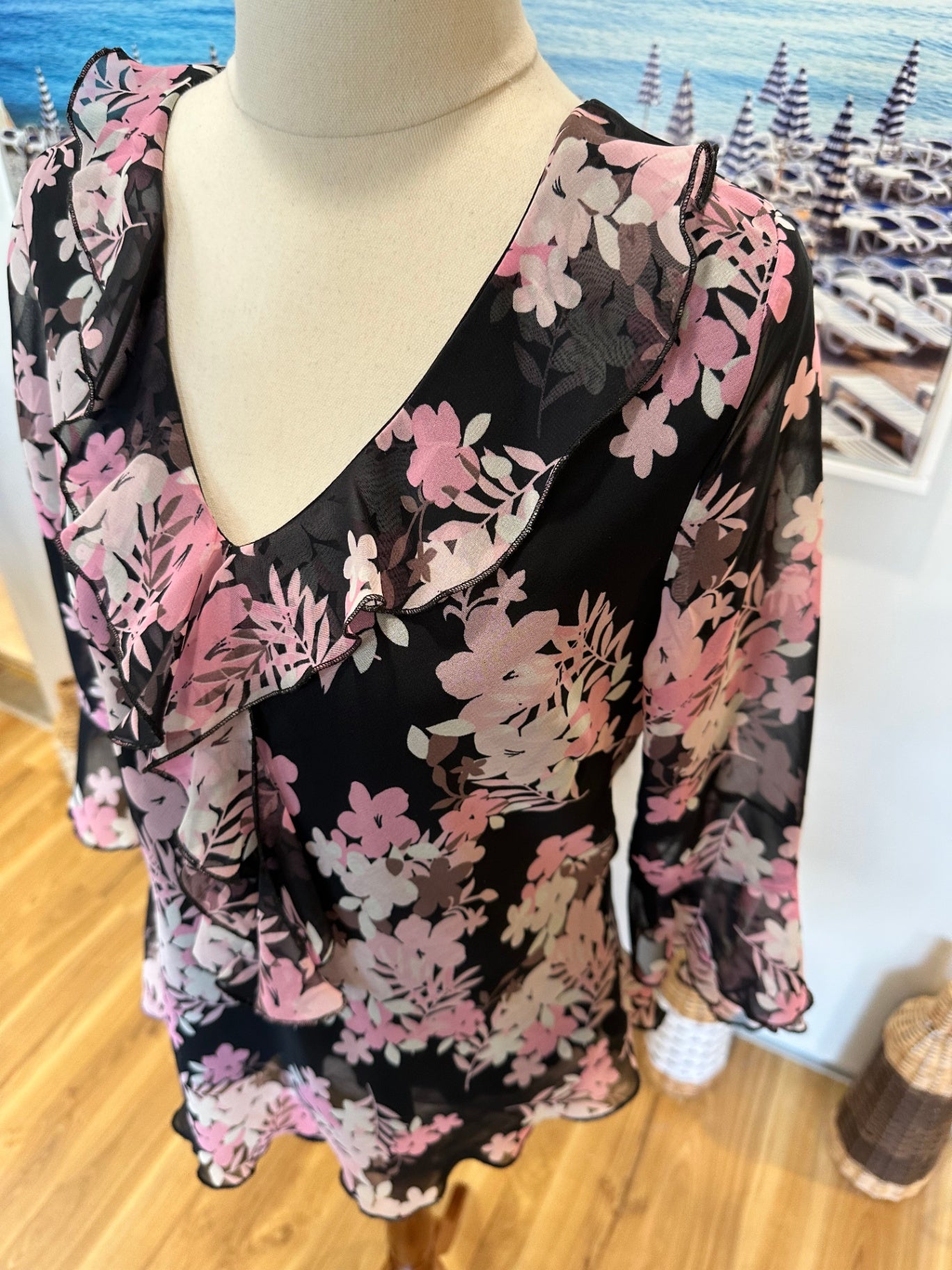 [SALE] Expression - Blouse - Size 12 - Black with pink and white floral pattern