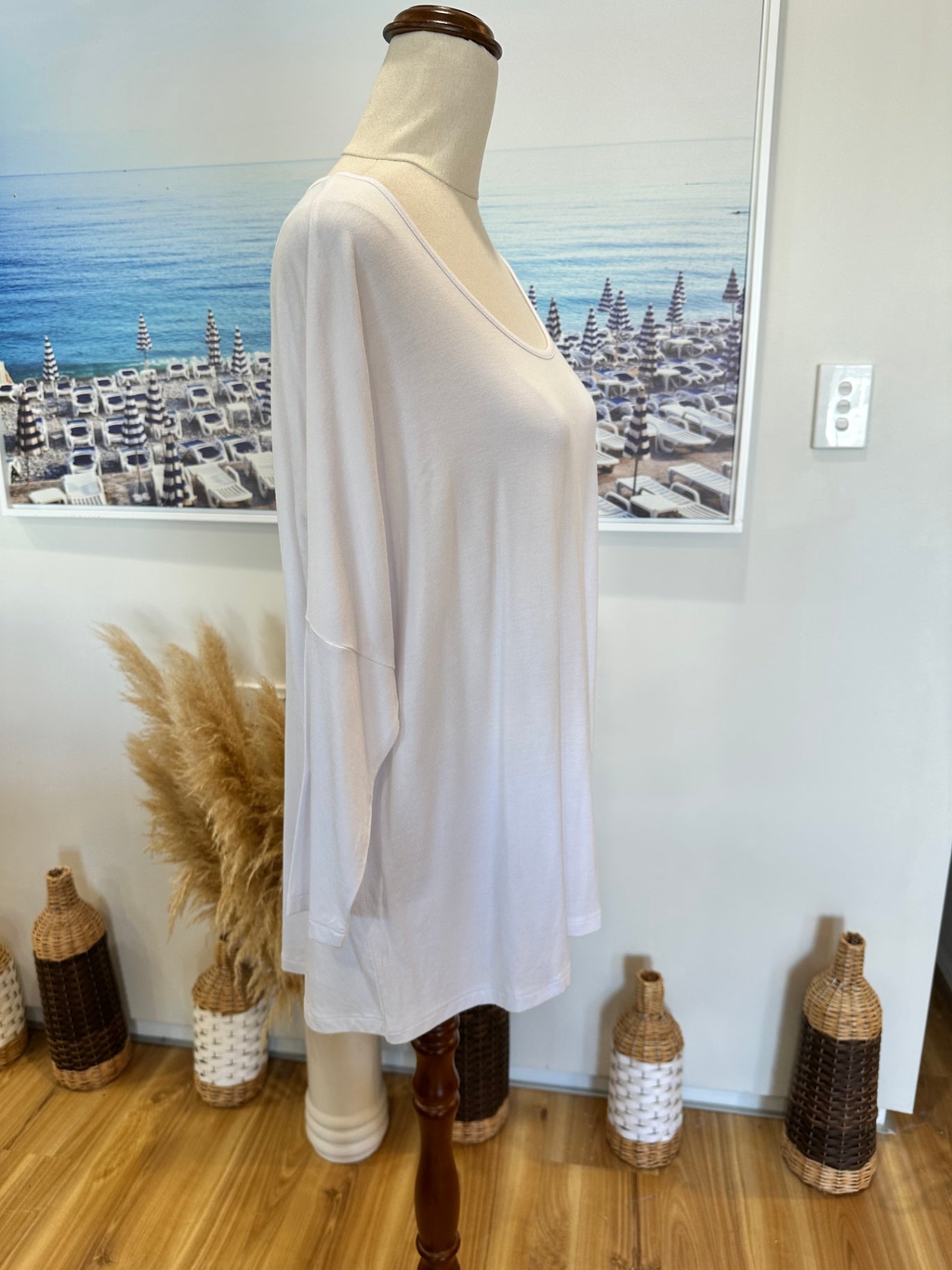 [SALE] White Batwing Top - Small / Medium
