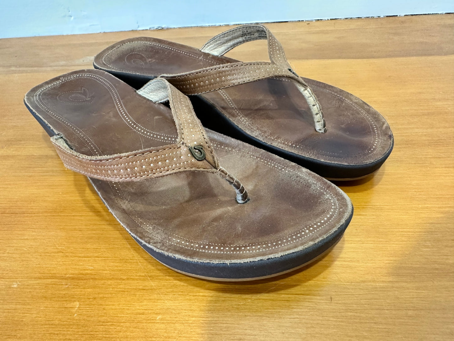 [SALE] OluKai Sandals - Size EU 41 - Brown RRP: $180