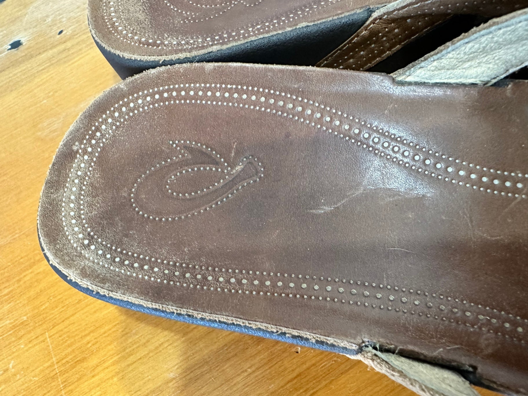[SALE] OluKai Sandals - Size EU 41 - Brown RRP: $180