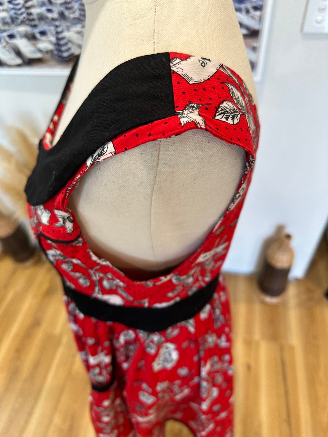 Hell Bunny - Rockabilly Dress - Medium - Red w Roses