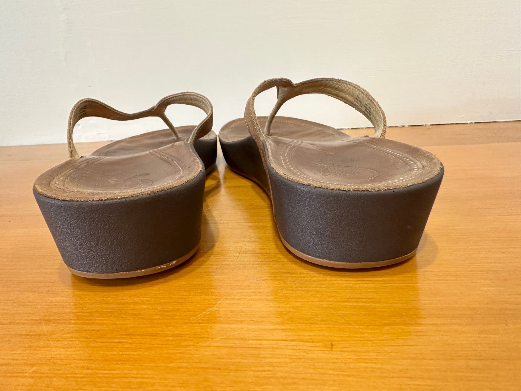 [SALE] OluKai Sandals - Size EU 41 - Brown RRP: $180