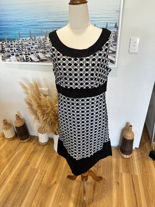 [SALE] Jacqui-E - Rockabilly Dress - Size 12 - Black and White