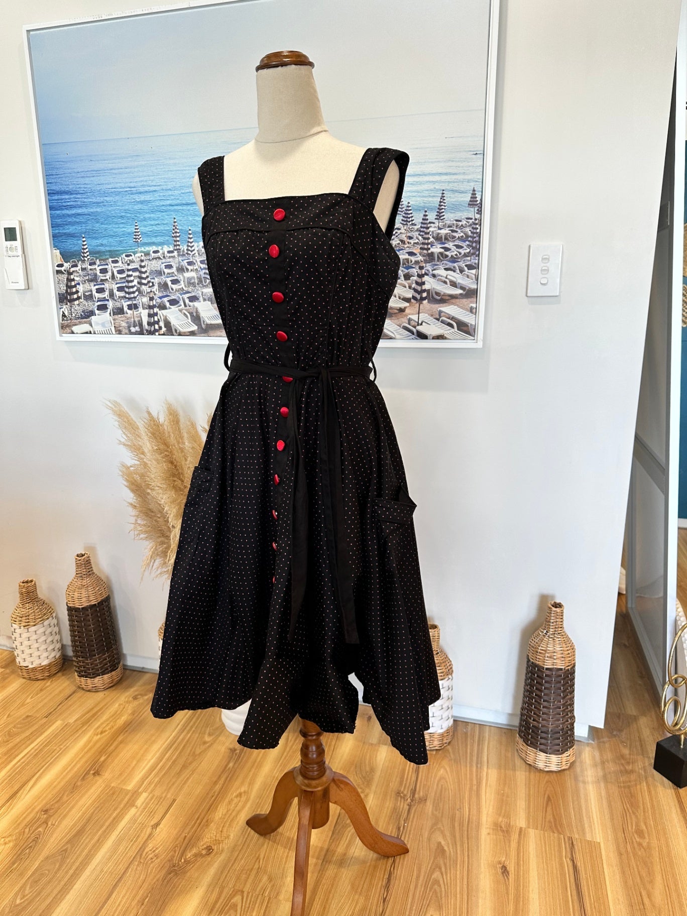 [SALE] Hell Bunny - Dress - Medium - Black with red accents