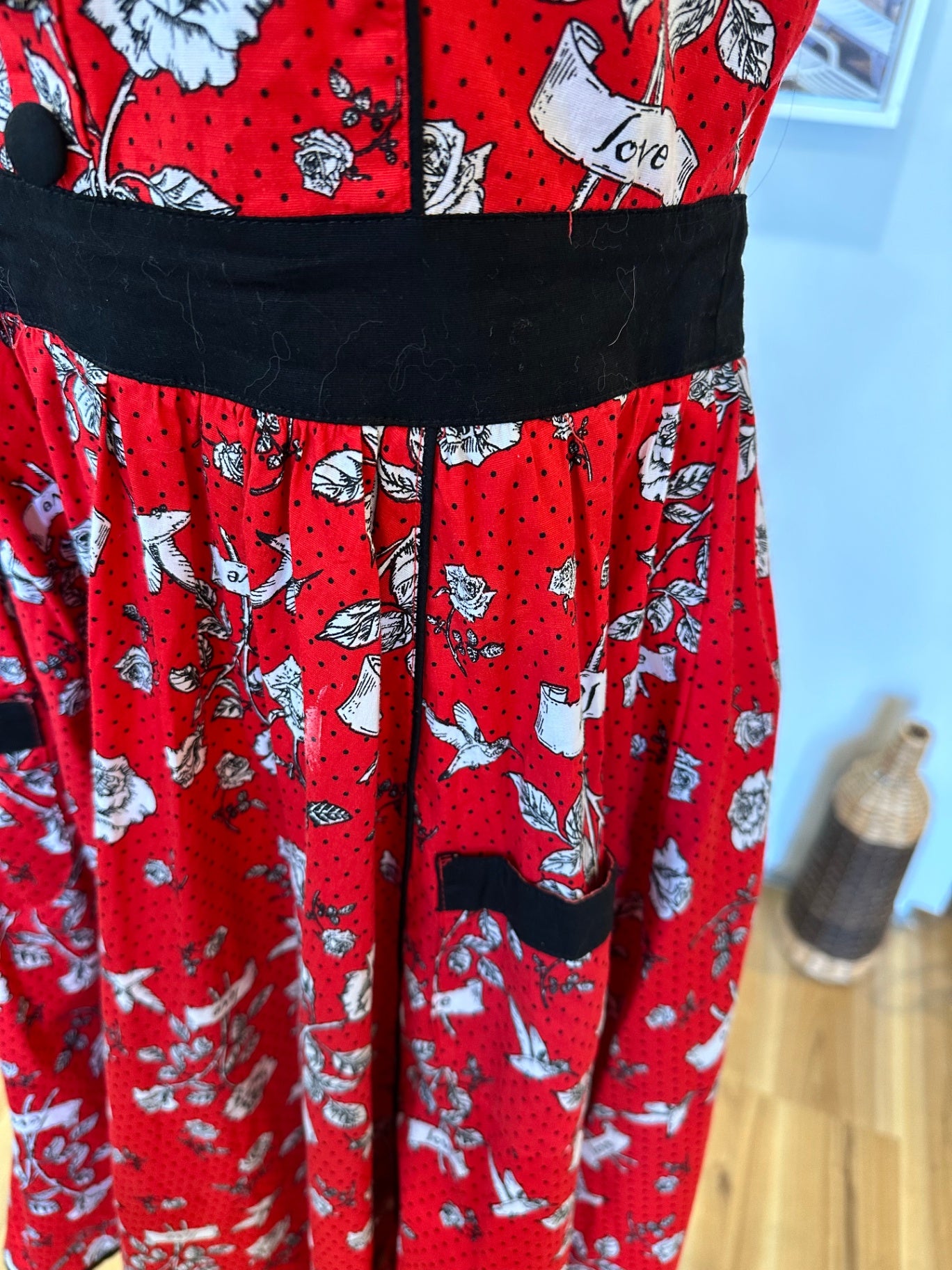 Hell Bunny - Rockabilly Dress - Medium - Red w Roses