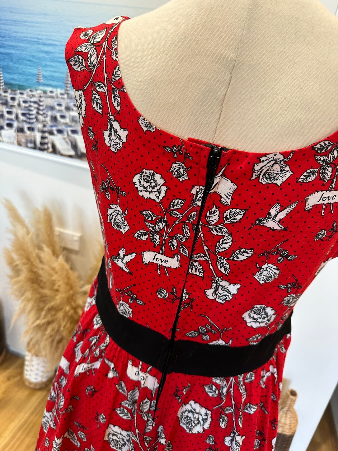 Hell Bunny - Rockabilly Dress - Medium - Red w Roses