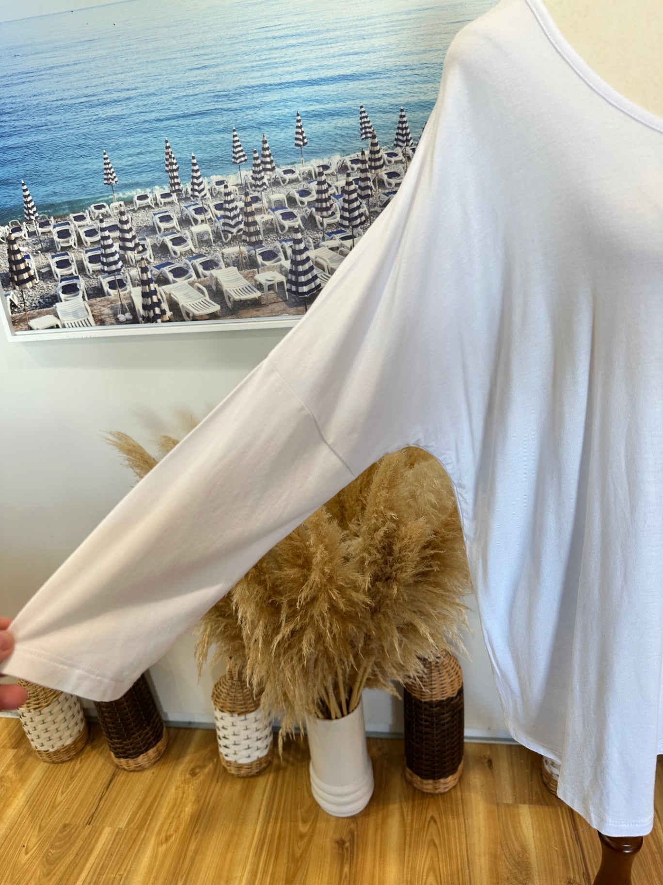 [SALE] White Batwing Top - Small / Medium