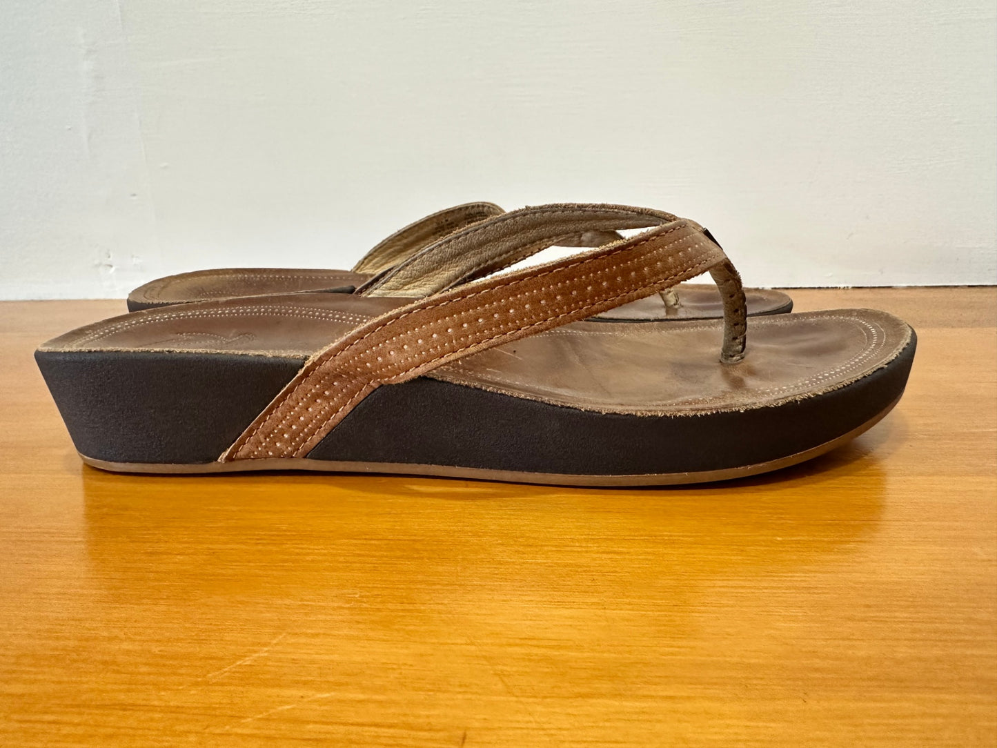 [SALE] OluKai Sandals - Size EU 41 - Brown RRP: $180