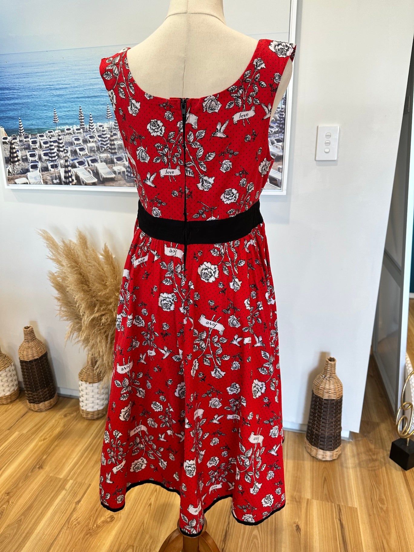 Hell Bunny - Rockabilly Dress - Medium - Red w Roses