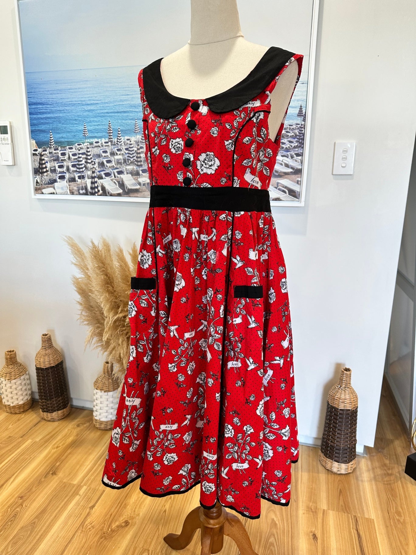 Hell Bunny - Rockabilly Dress - Medium - Red w Roses