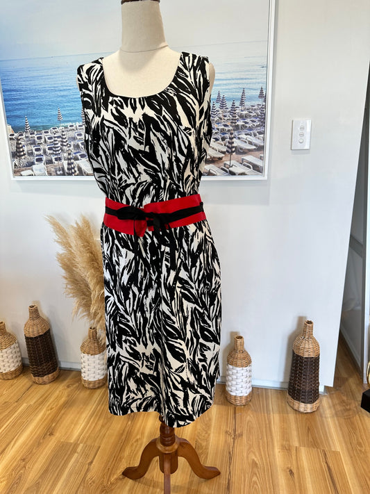 [SALE] Carolyn Barker Dress Medium Black and white