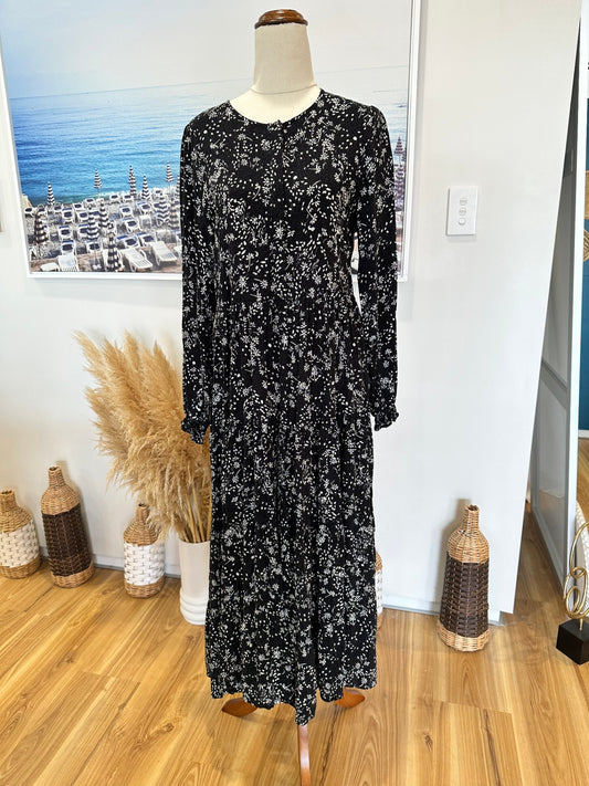 [SALE] Zara Dress - Medium - Black and White