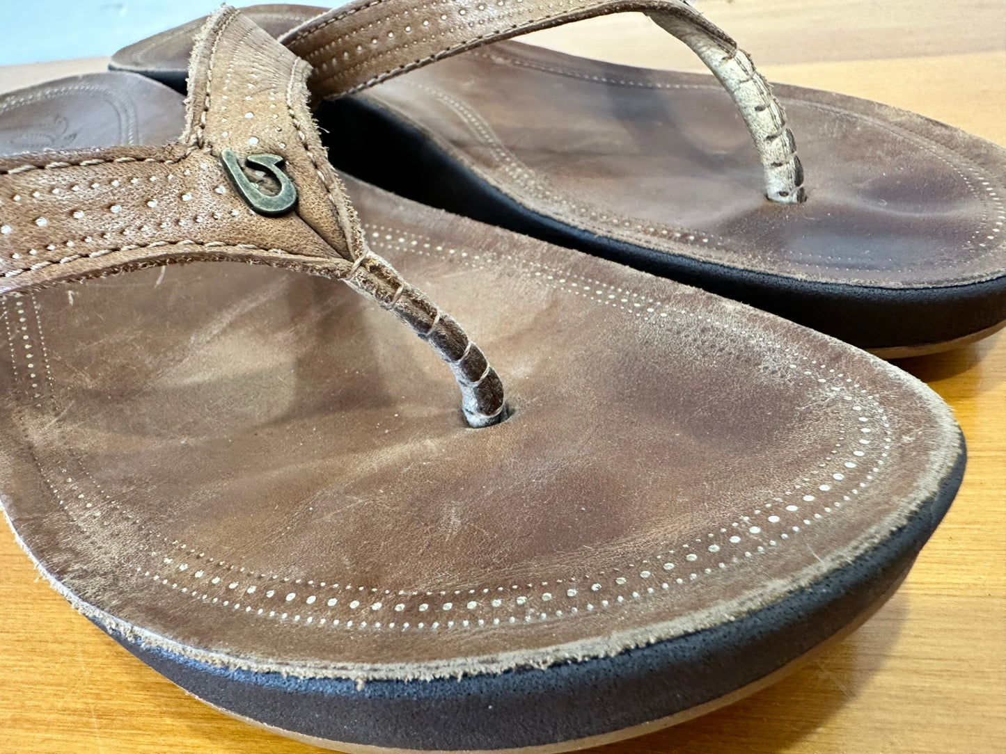[SALE] OluKai Sandals - Size EU 41 - Brown RRP: $180