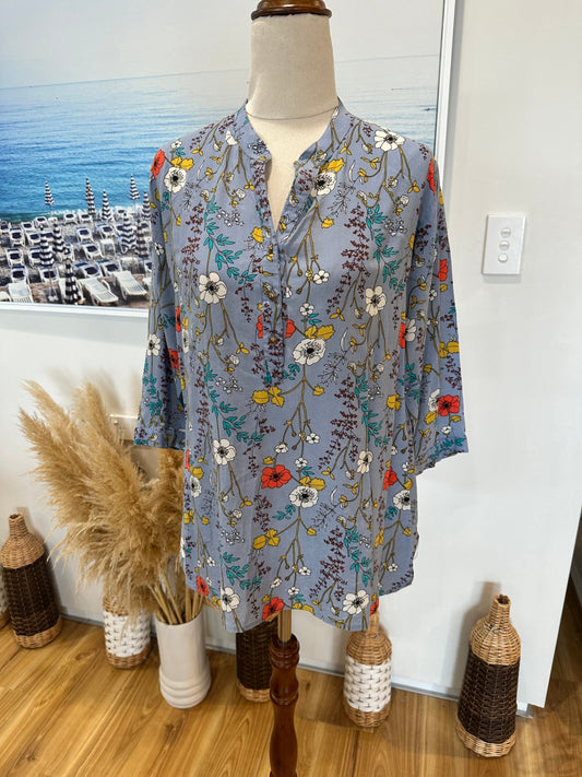 Pioneer - Bohemian Blouse - Small / Medium - Light blue with floral