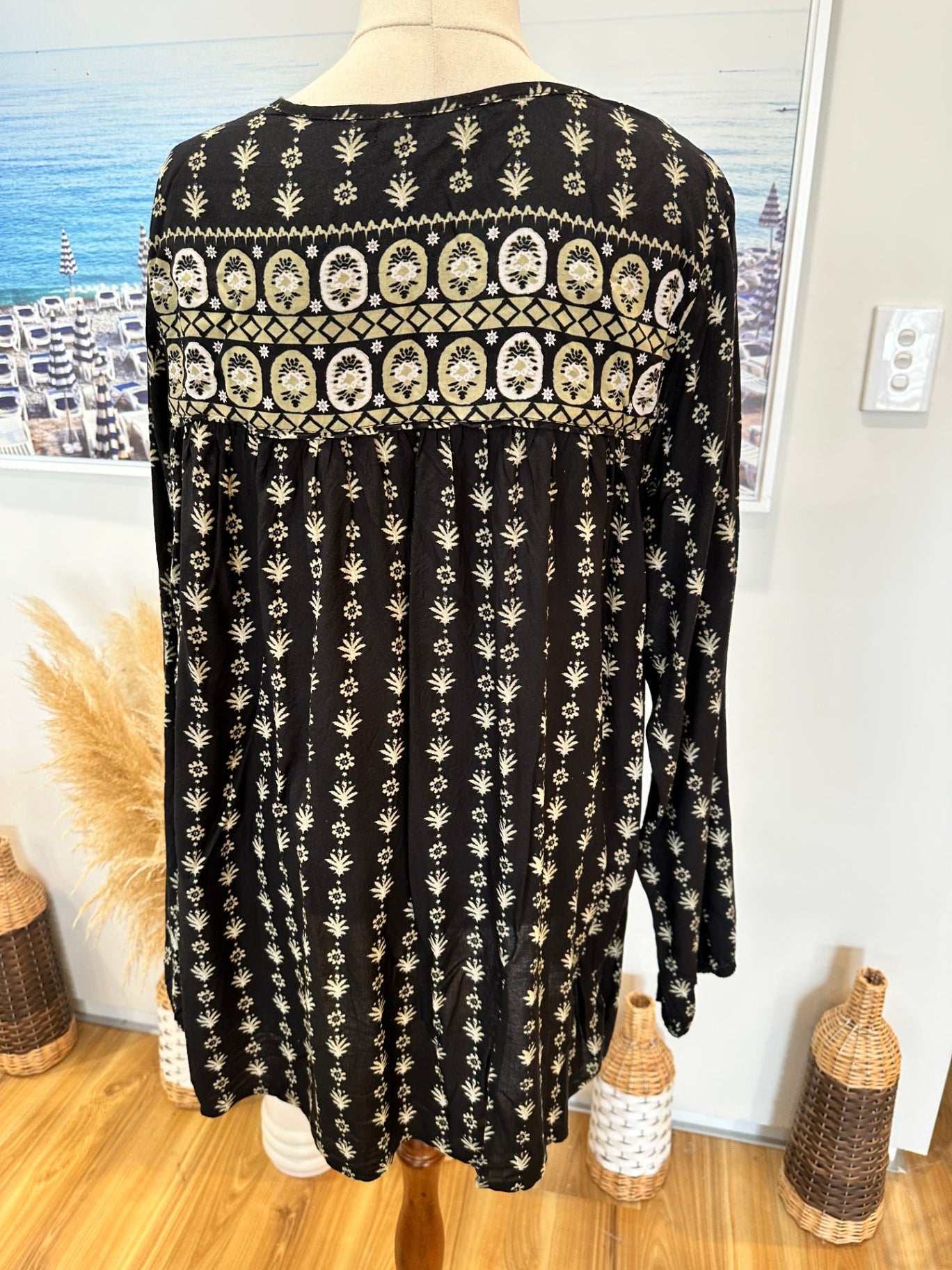 Lazy Beach - Bohemian Top - Large - Black / Taupe