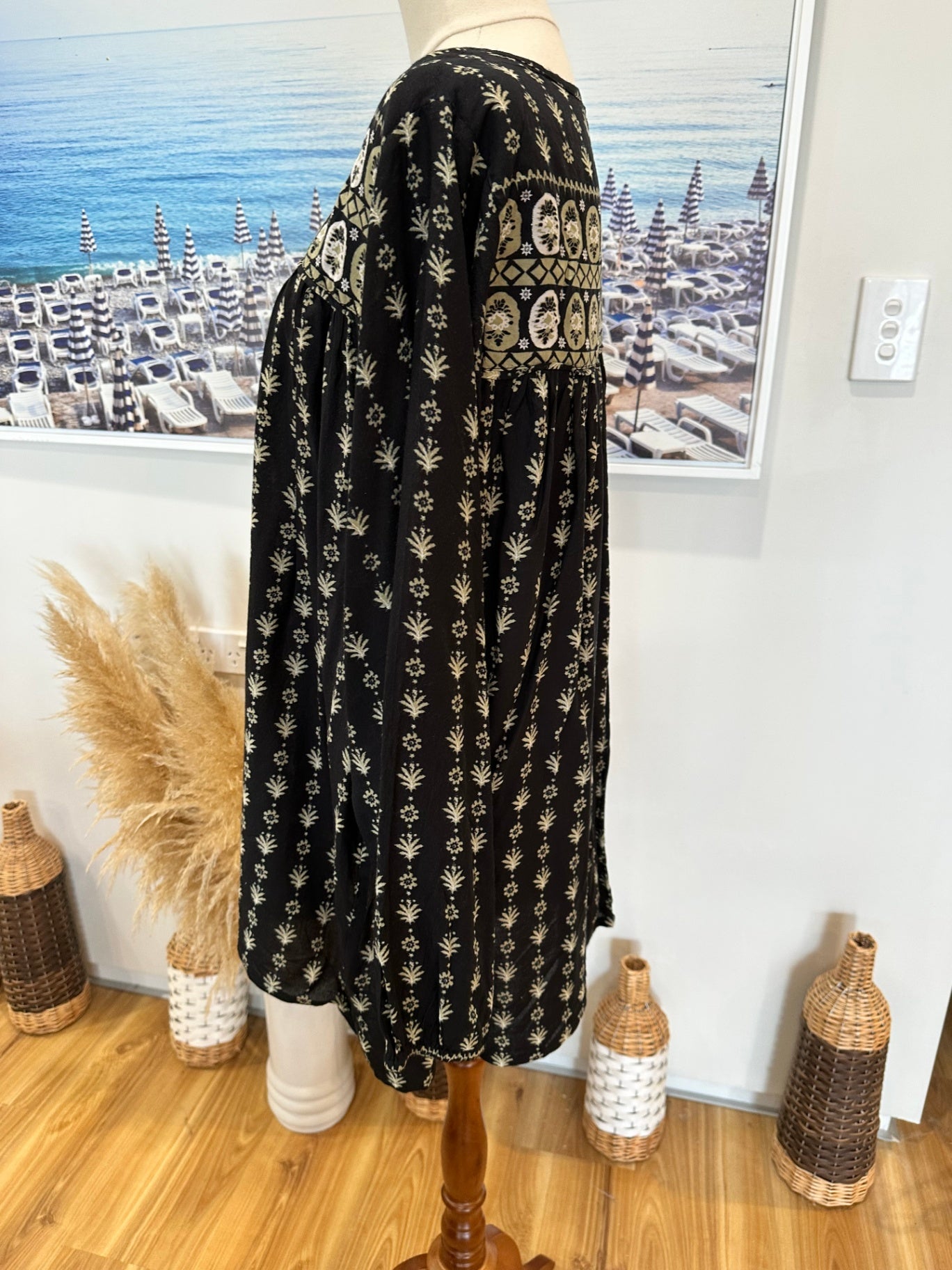 Lazy Beach - Bohemian Top - Large - Black / Taupe