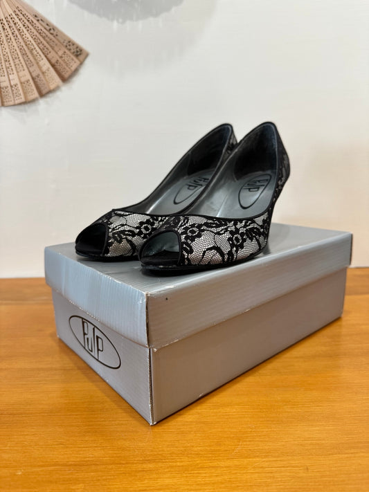 Pulp - Lace Peep-Toe Shoes Size 8 - Black and Beige