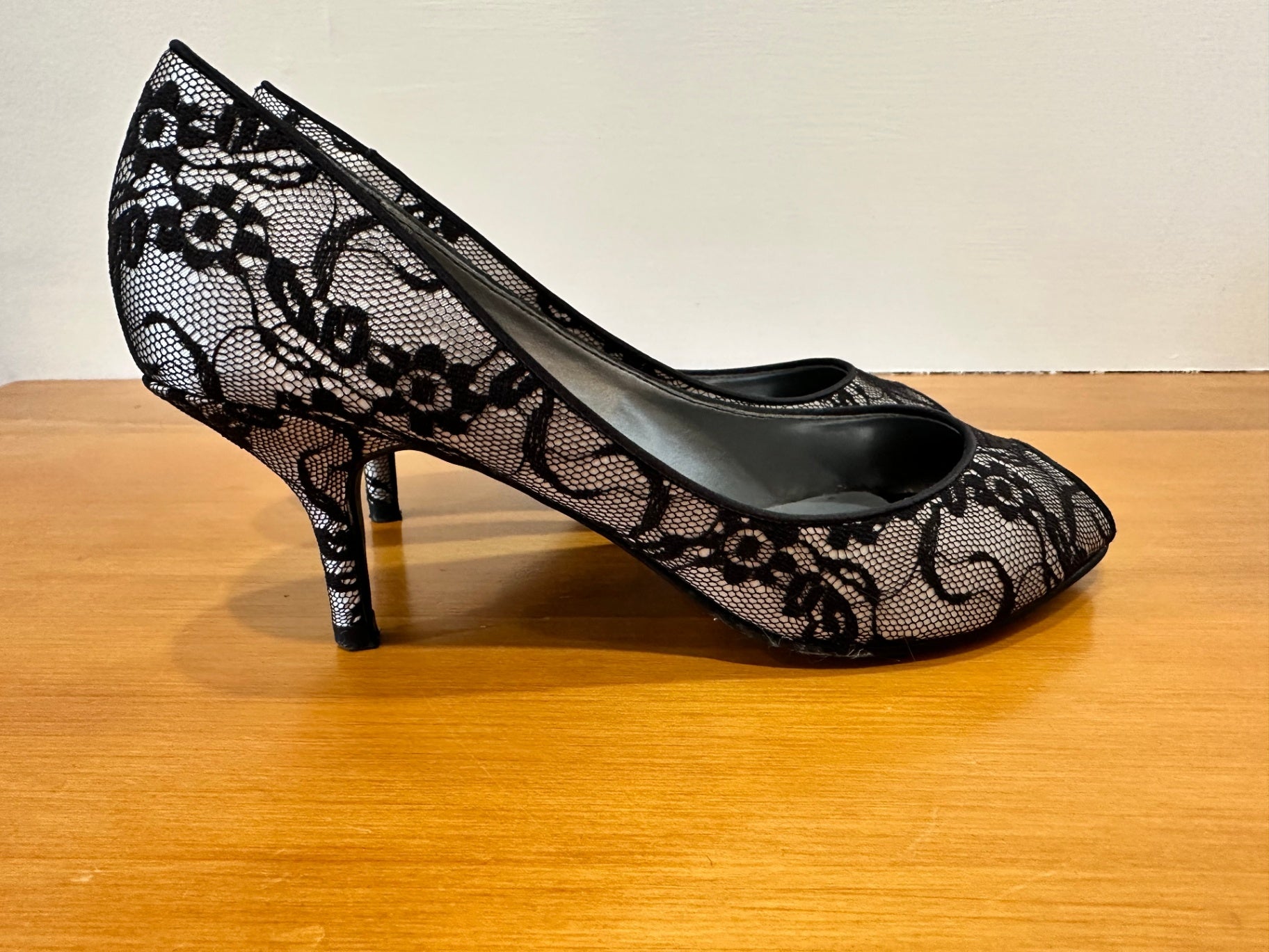 Pulp - Lace Peep-Toe Shoes Size 8 - Black and Beige