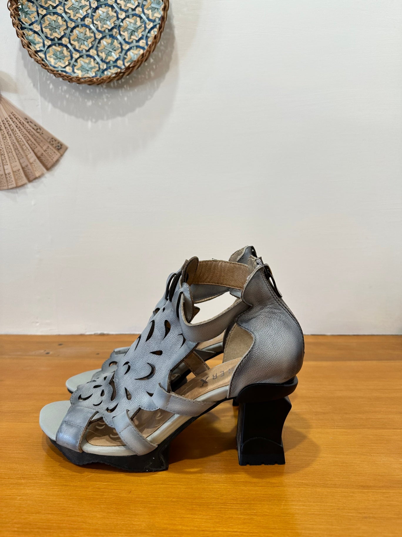 Maher Shoes - Size EU 42 - Grey and black