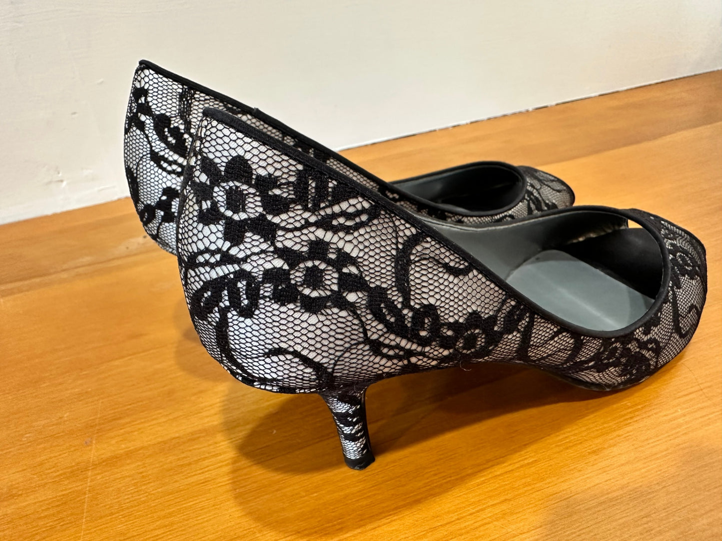 Pulp - Lace Peep-Toe Shoes Size 8 - Black and Beige