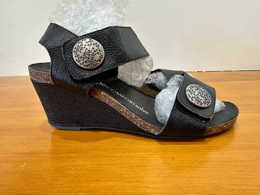 Taking Shape - Black Leather Wedge Sandals - Size EU 41