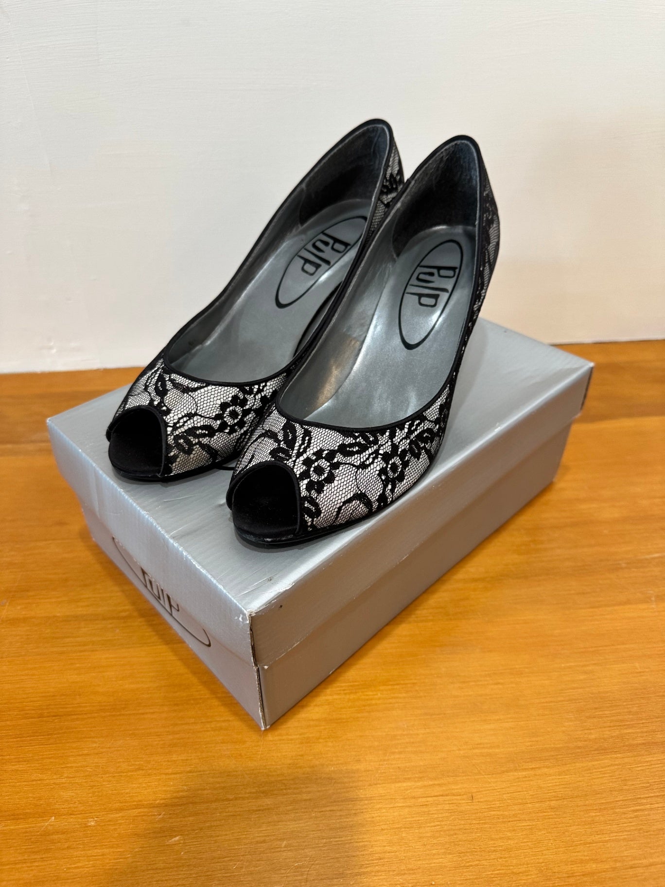 Pulp - Lace Peep-Toe Shoes Size 8 - Black and Beige