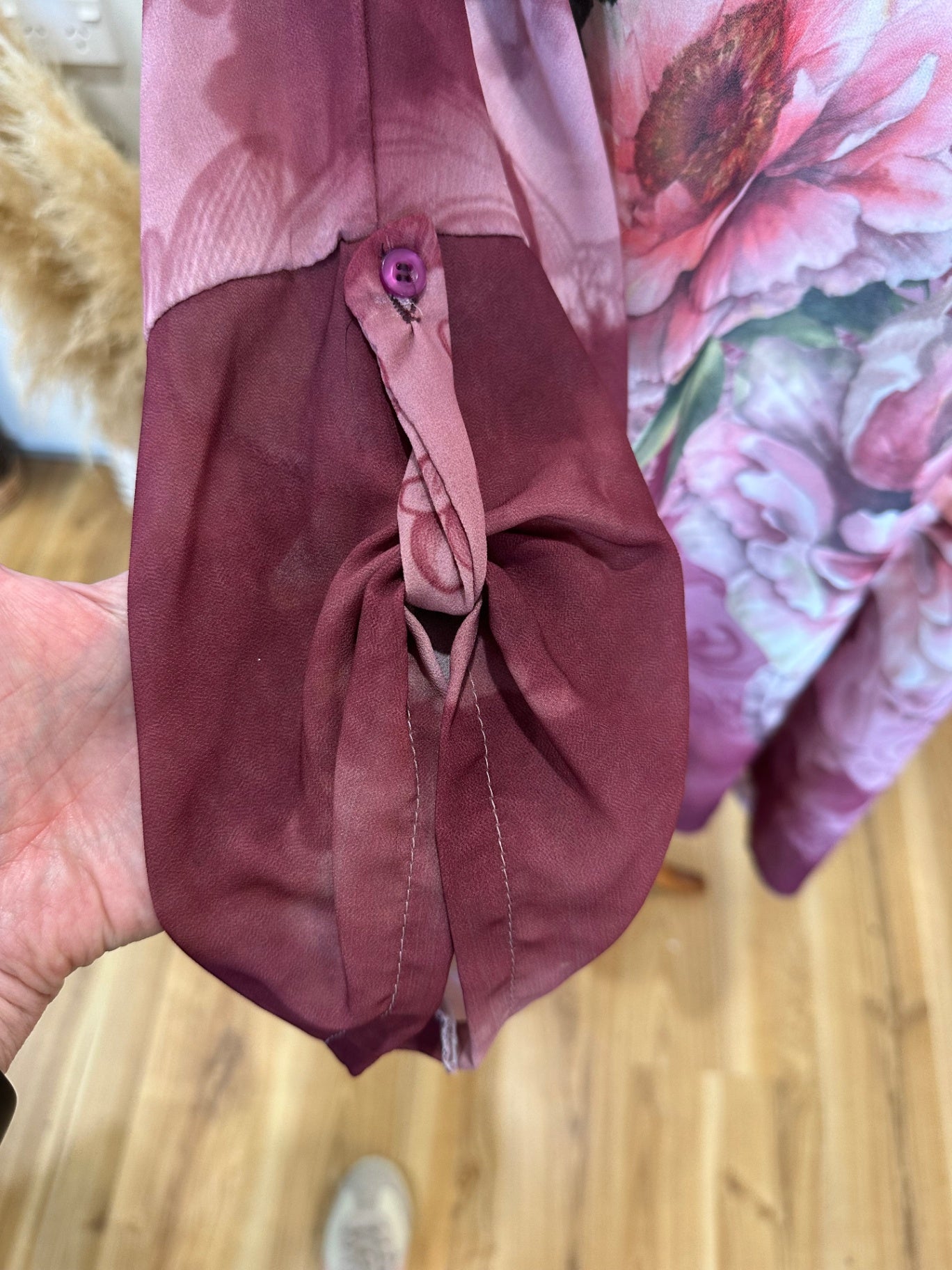 [NEW} Italian Affair - Batwing Blouse - One Size - Burgundy and Pink