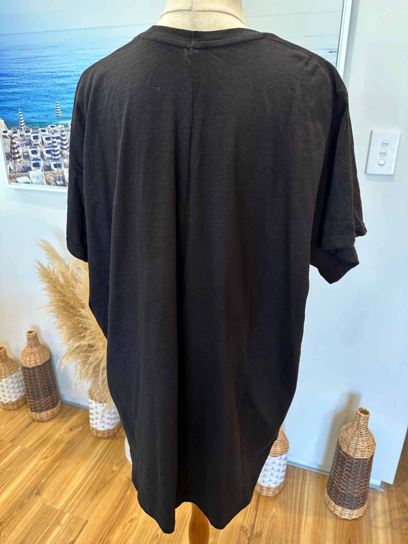 "A La Mode" T-Shirt - Large / Extra Large - Black - [New without tags]