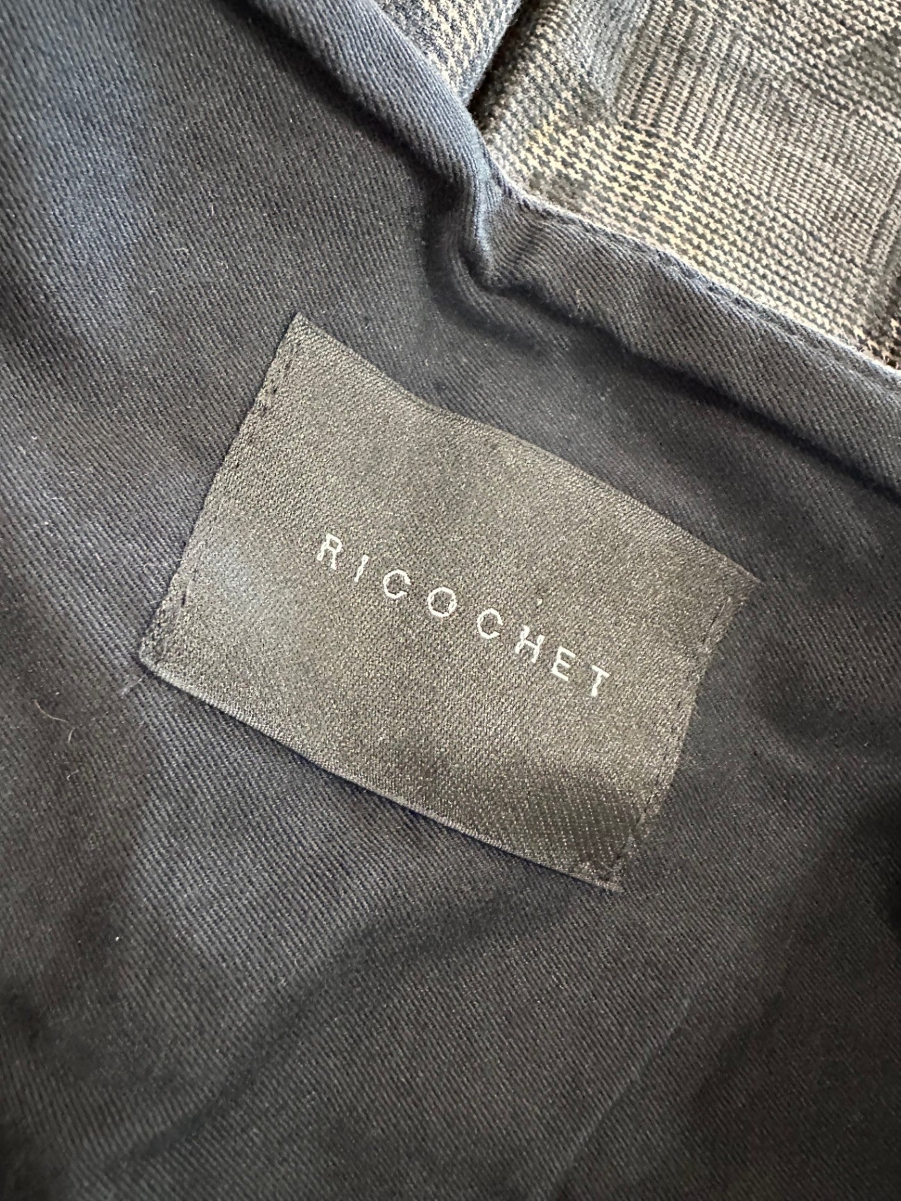 Ricochet - Pleated Mini Skirt - Size 8 - Black with dark floral pattern