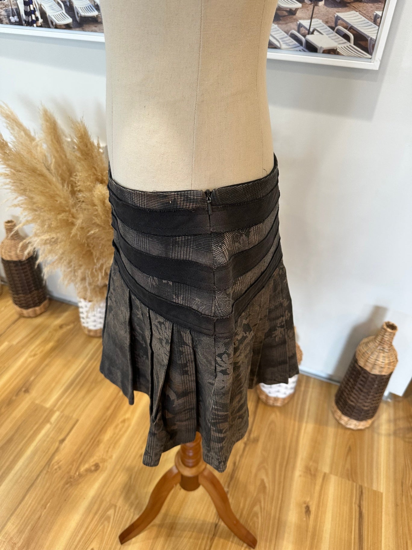 Ricochet - Pleated Mini Skirt - Size 8 - Black with dark floral pattern