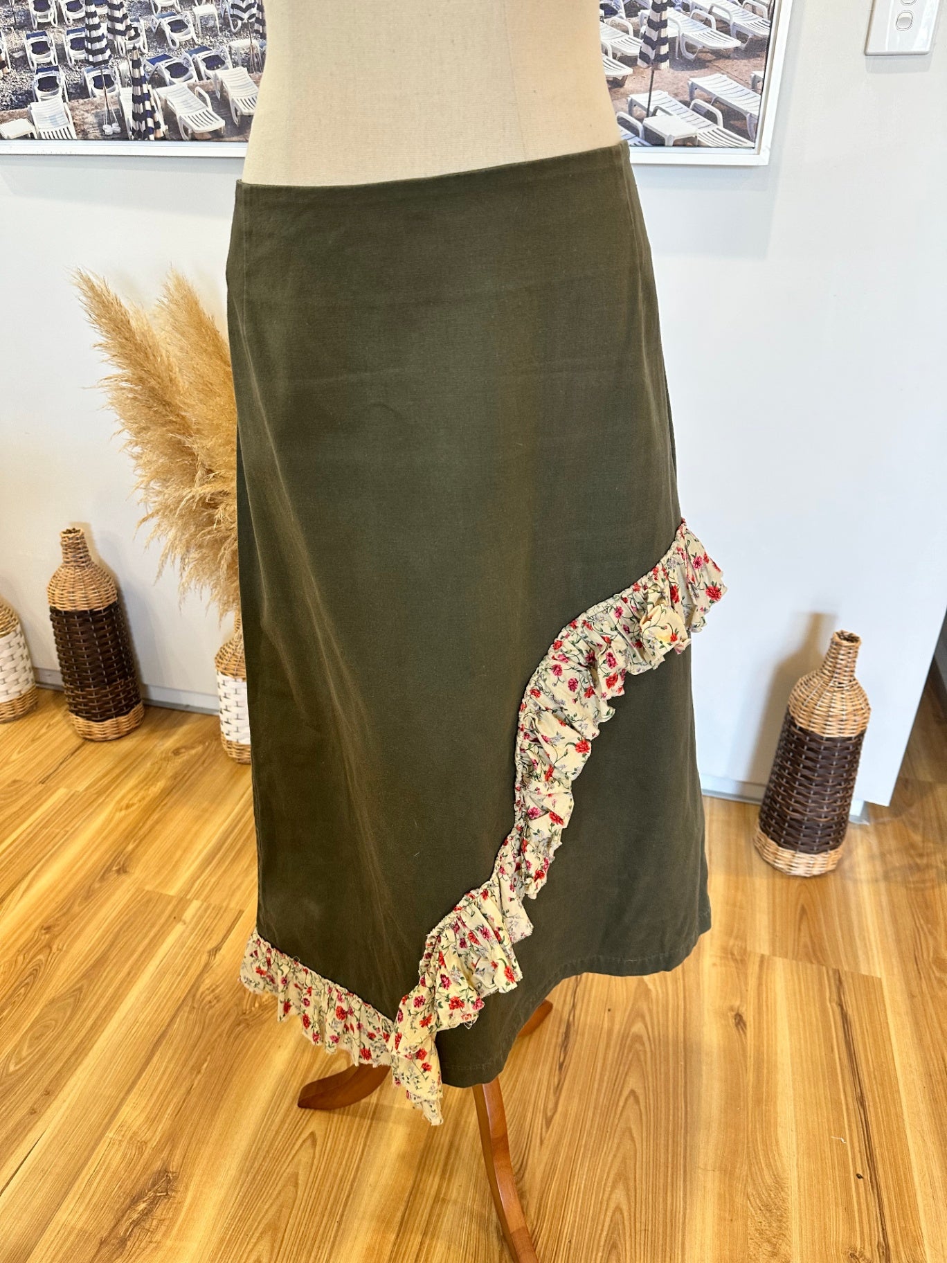 World - A-Line Skirt - Medium / Large - Olive Green