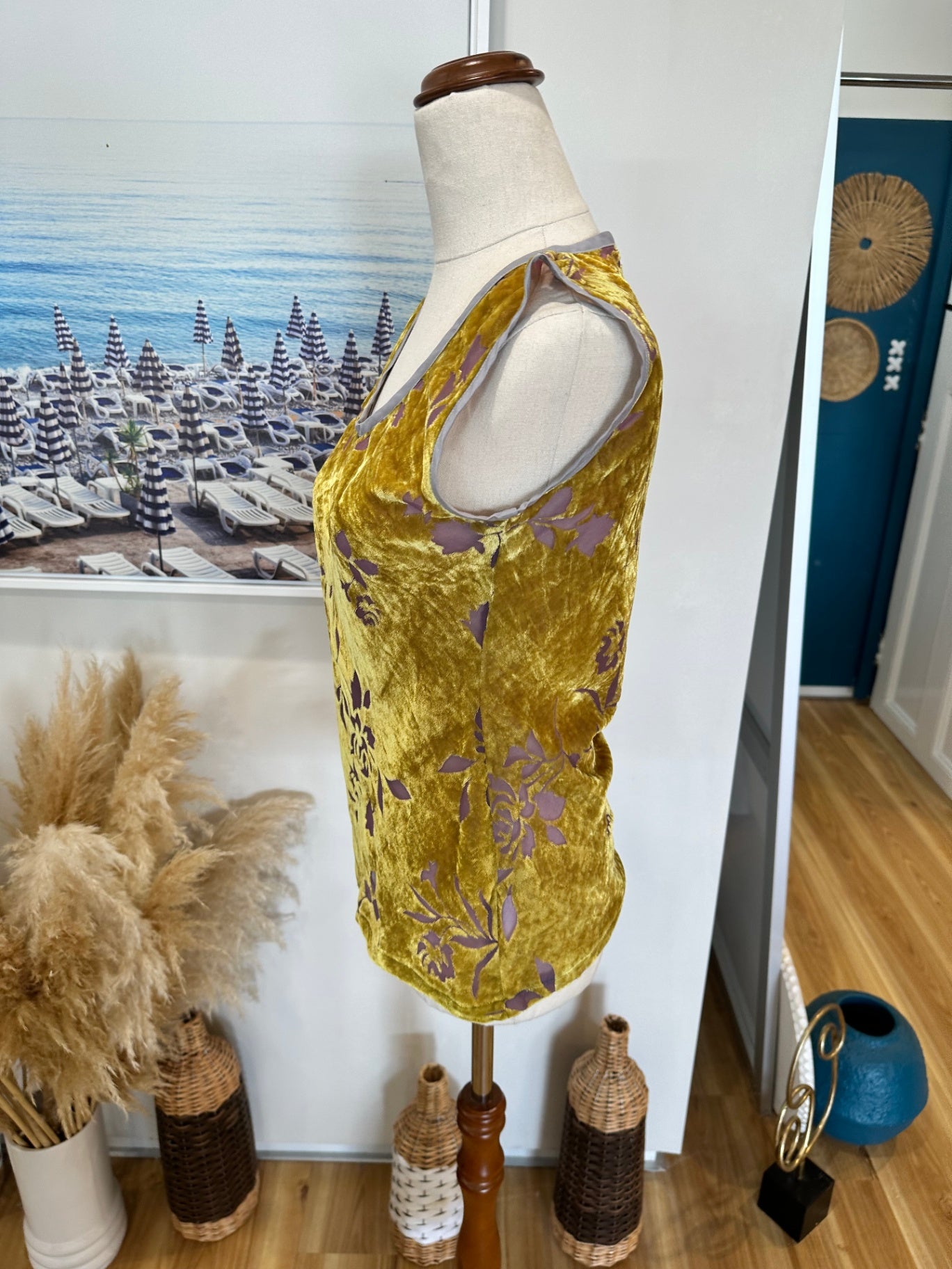 Surge - Made in New Zealand - Velvet Singlet Top - Small - Chartreuse