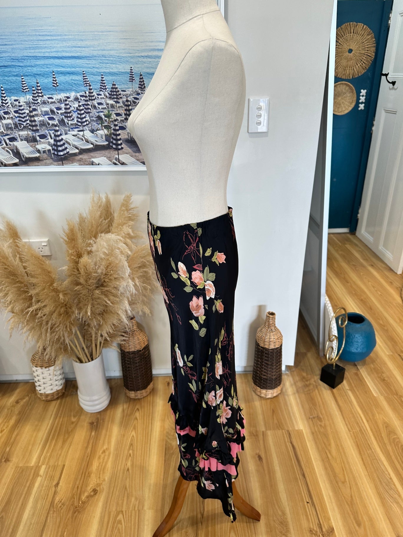 Mosaic - Made in New Zealand - Vintage Skirt - Size 10 - Black with pink, green, and white floral pattern