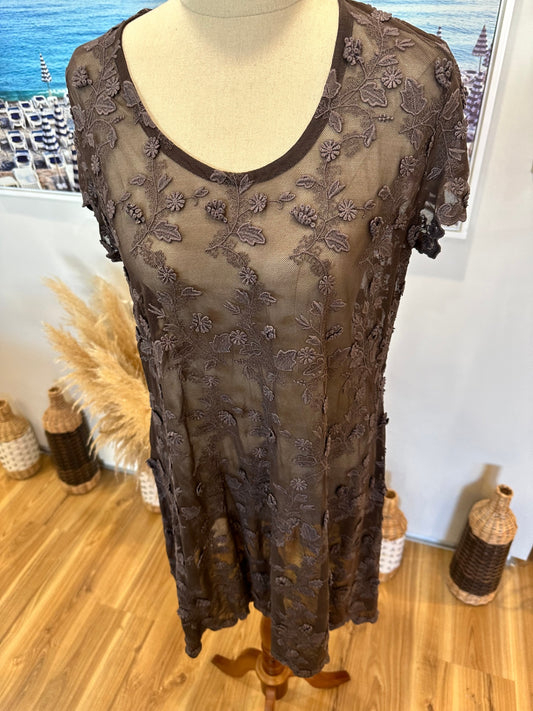 Nicola Screen : Made in New Zealand - Lace Dress - Size 12 - Brown