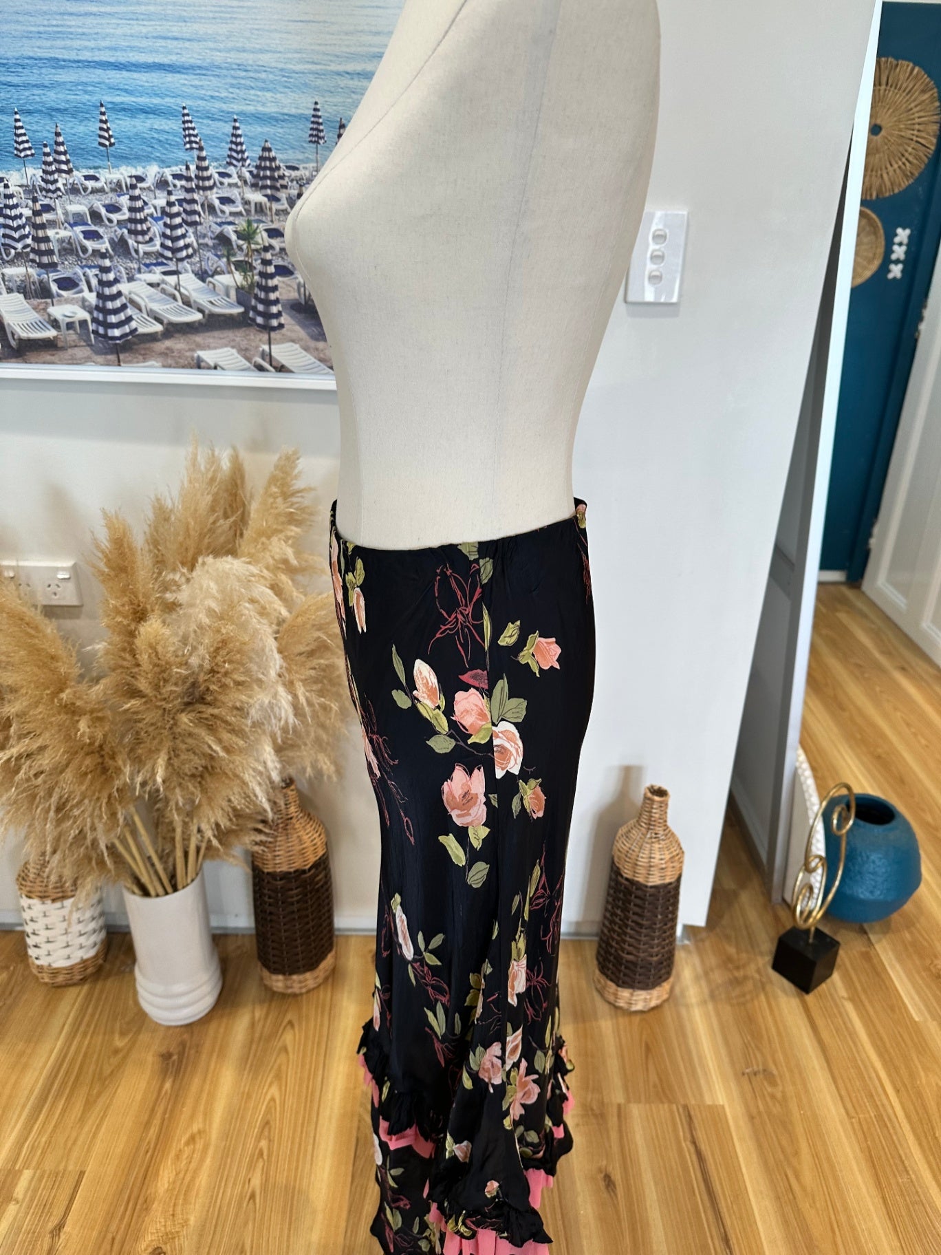 Mosaic - Made in New Zealand - Vintage Skirt - Size 10 - Black with pink, green, and white floral pattern