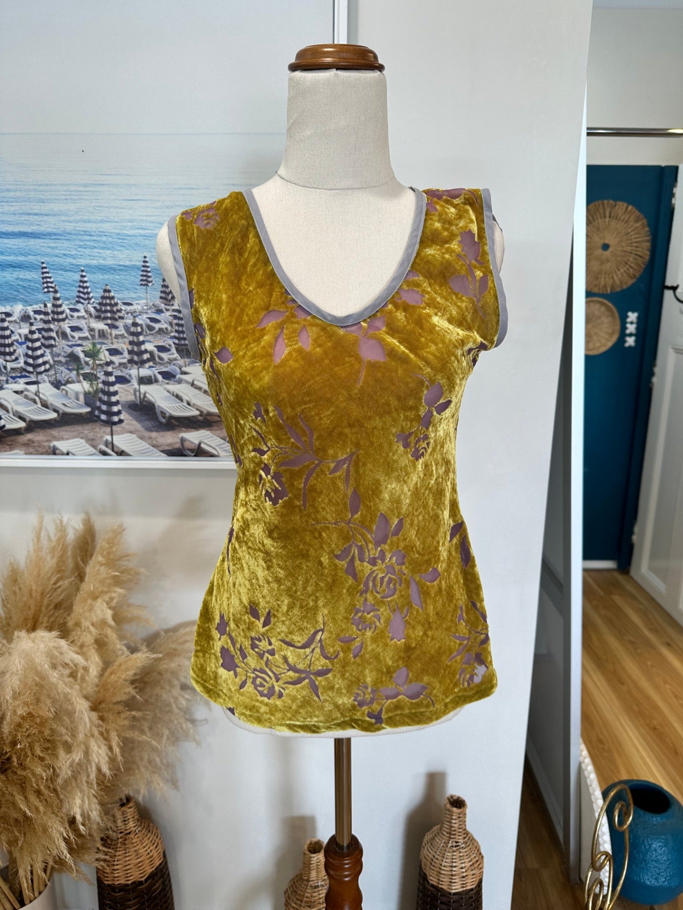 Surge - Made in New Zealand - Velvet Singlet Top - Small - Chartreuse