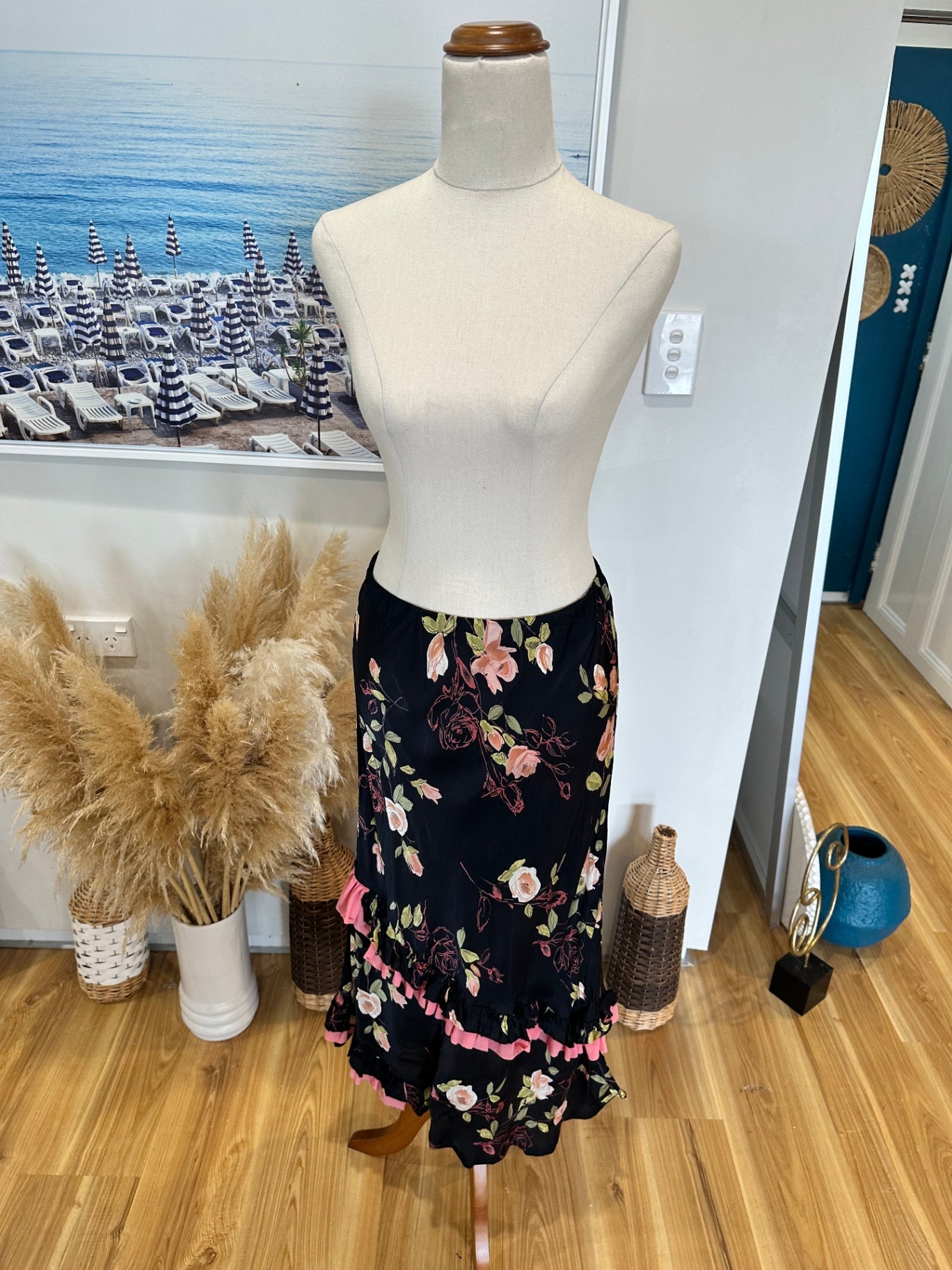 Mosaic - Made in New Zealand - Vintage Skirt - Size 10 - Black with pink, green, and white floral pattern