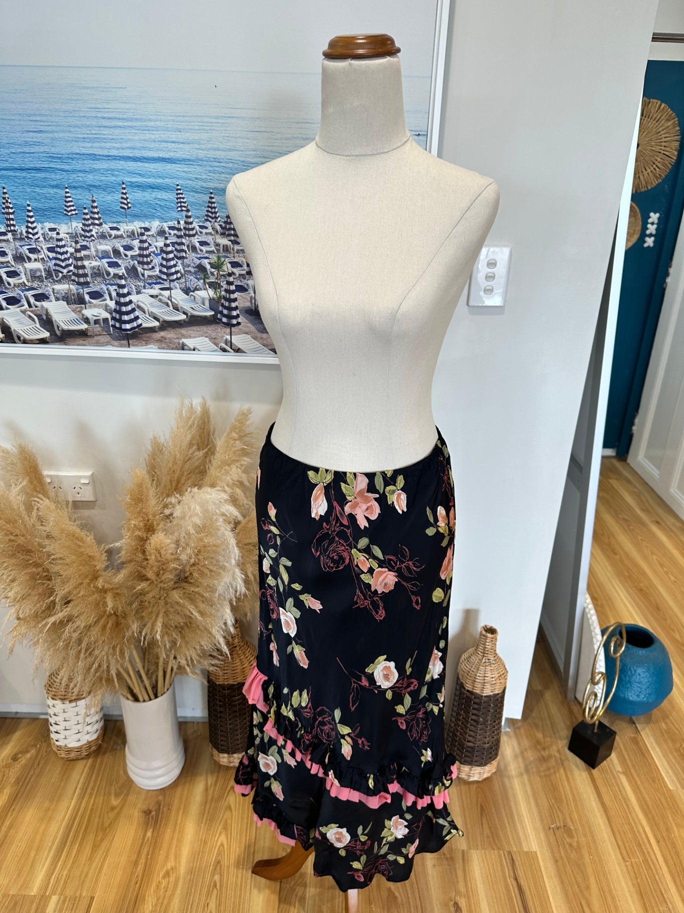 Mosaic - Made in New Zealand - Vintage Skirt - Size 10 - Black with pink, green, and white floral pattern