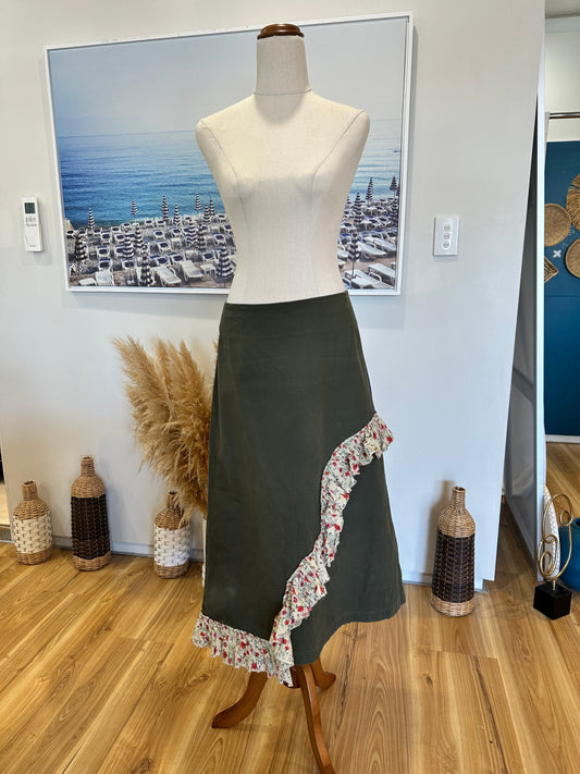 World - A-Line Skirt - Medium / Large - Olive Green