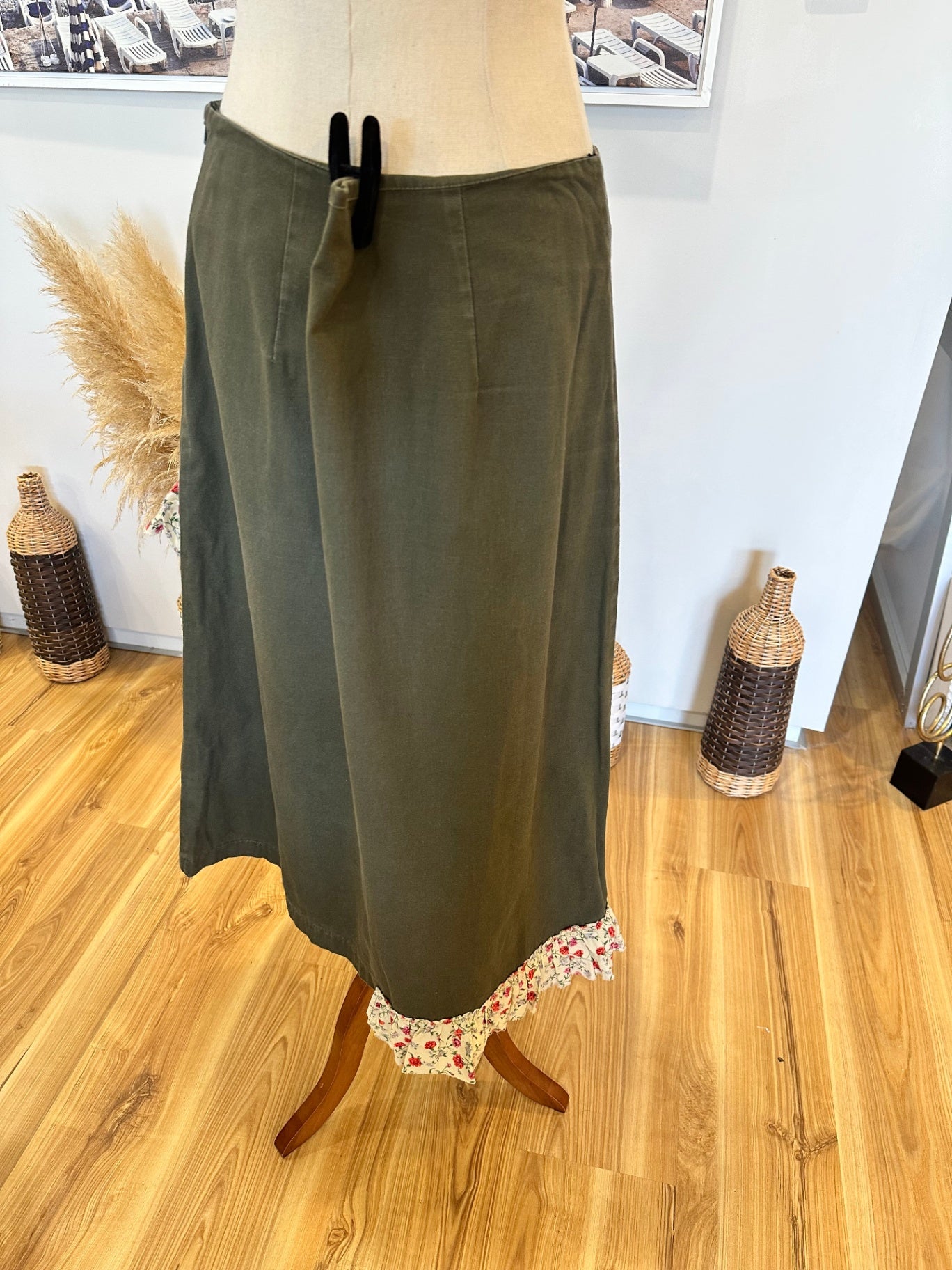 World - A-Line Skirt - Medium / Large - Olive Green