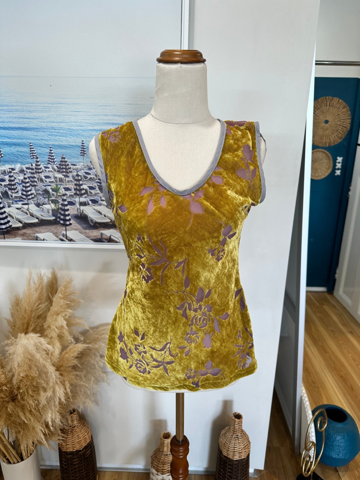 Surge - Made in New Zealand - Velvet Singlet Top - Small - Chartreuse