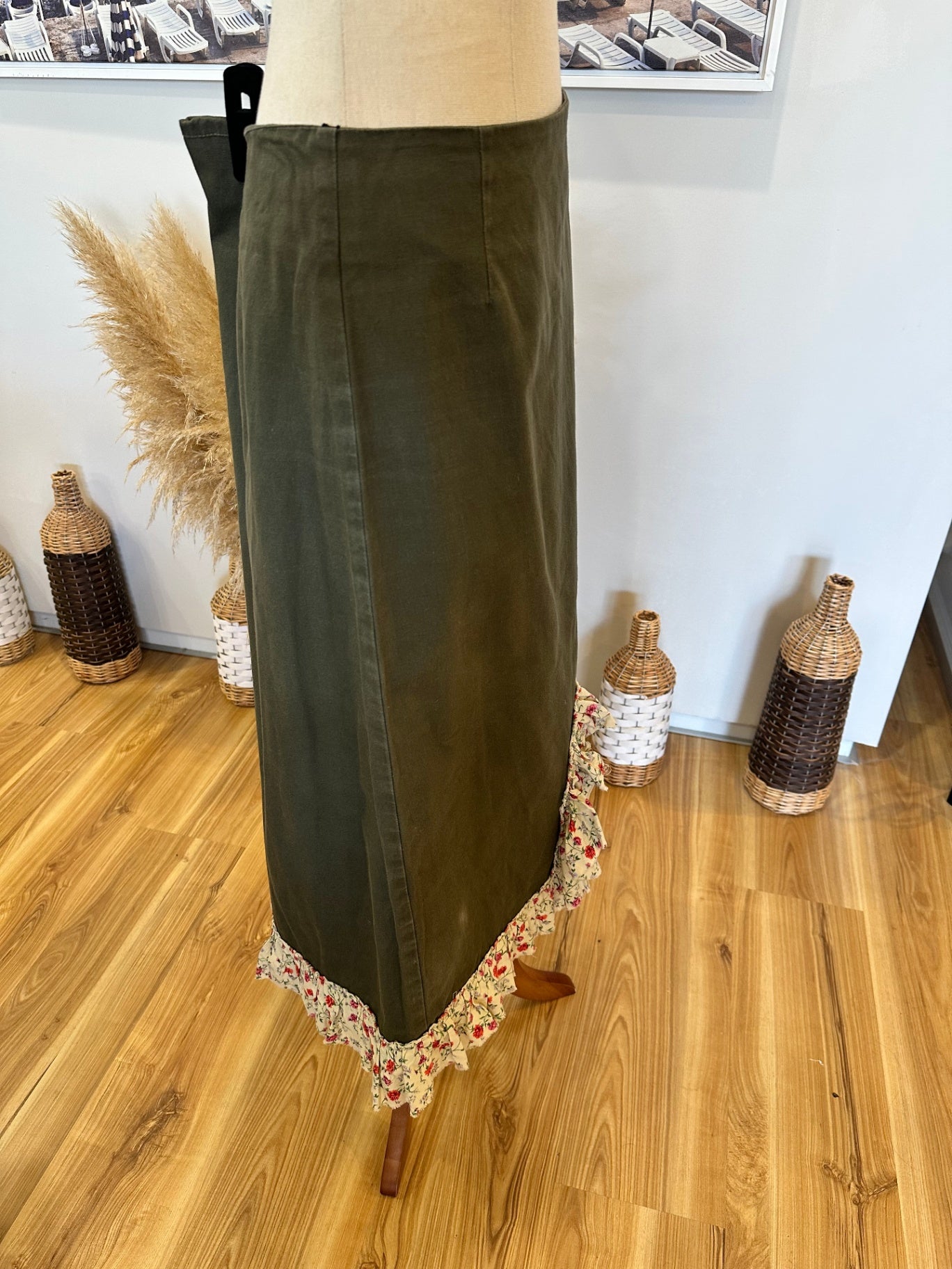 World - A-Line Skirt - Medium / Large - Olive Green