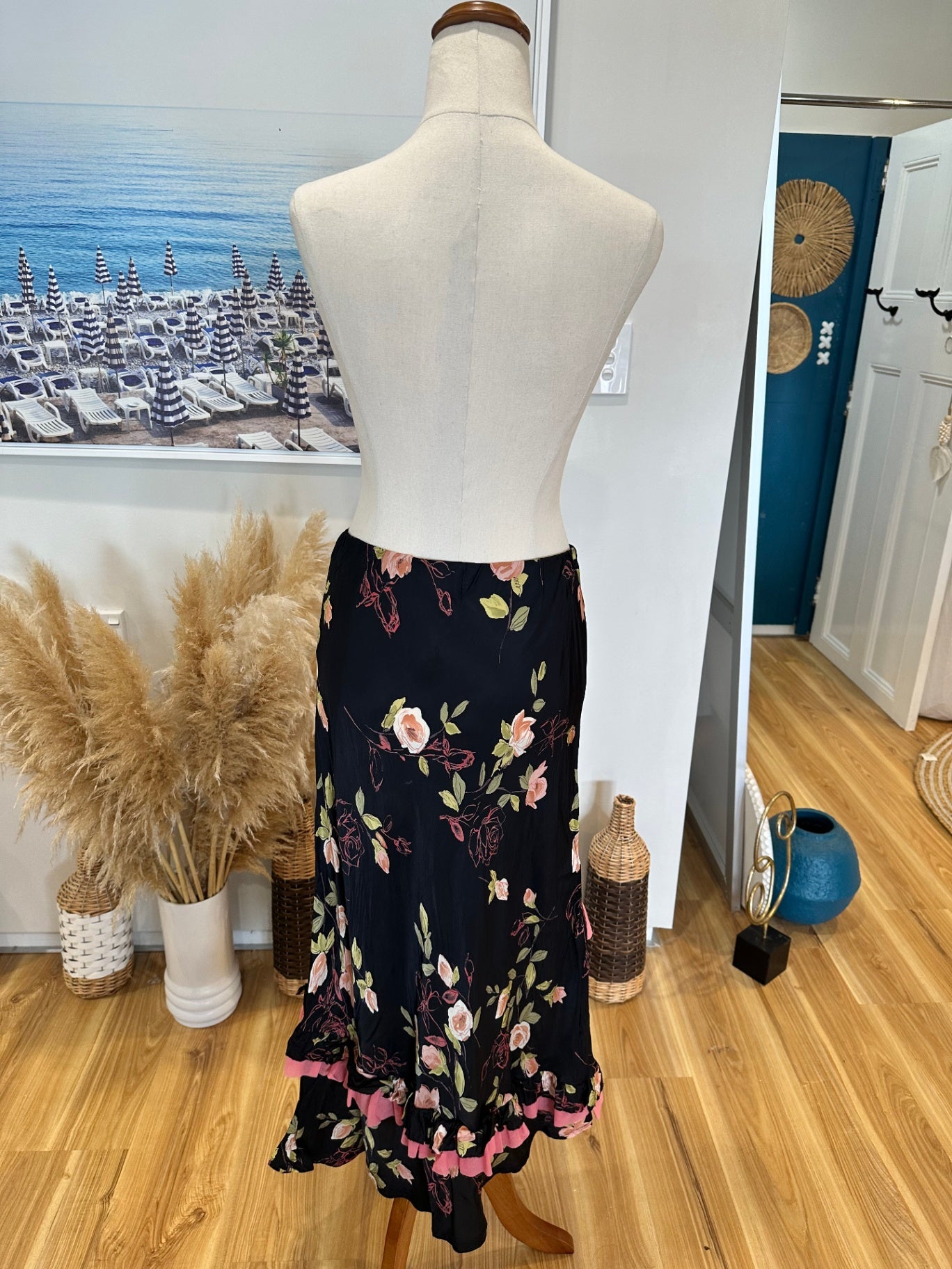 Mosaic - Made in New Zealand - Vintage Skirt - Size 10 - Black with pink, green, and white floral pattern