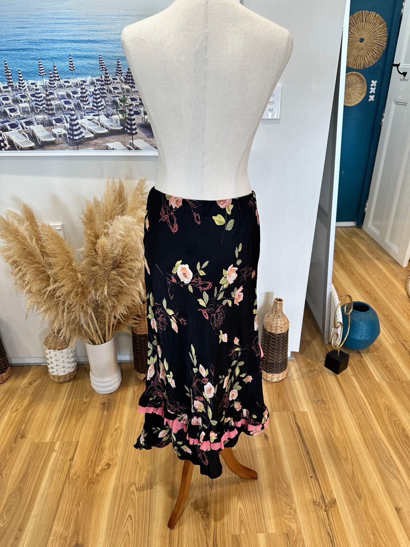 Mosaic - Made in New Zealand - Vintage Skirt - Size 10 - Black with pink, green, and white floral pattern