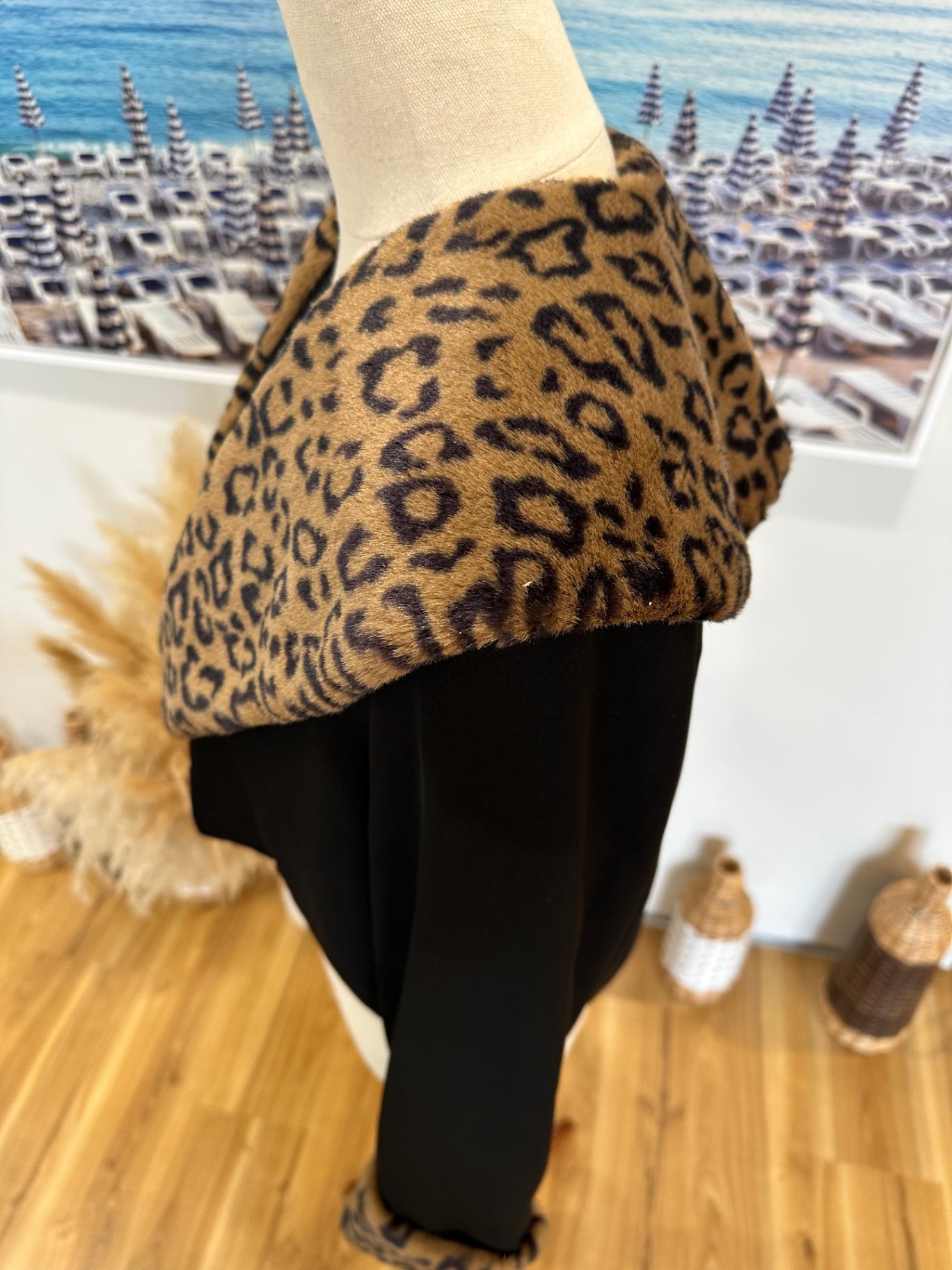 Intangible - Vintage 90's - Cropped Jacket - Medium - Black w Faux Fur Collar