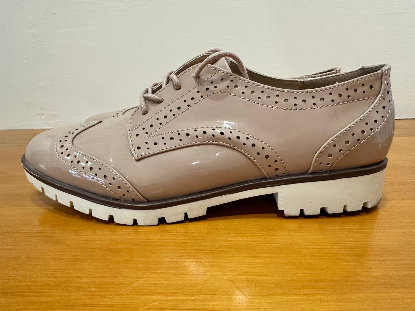Celebrity - Patent Oxford Shoes - Size 7 - Beige