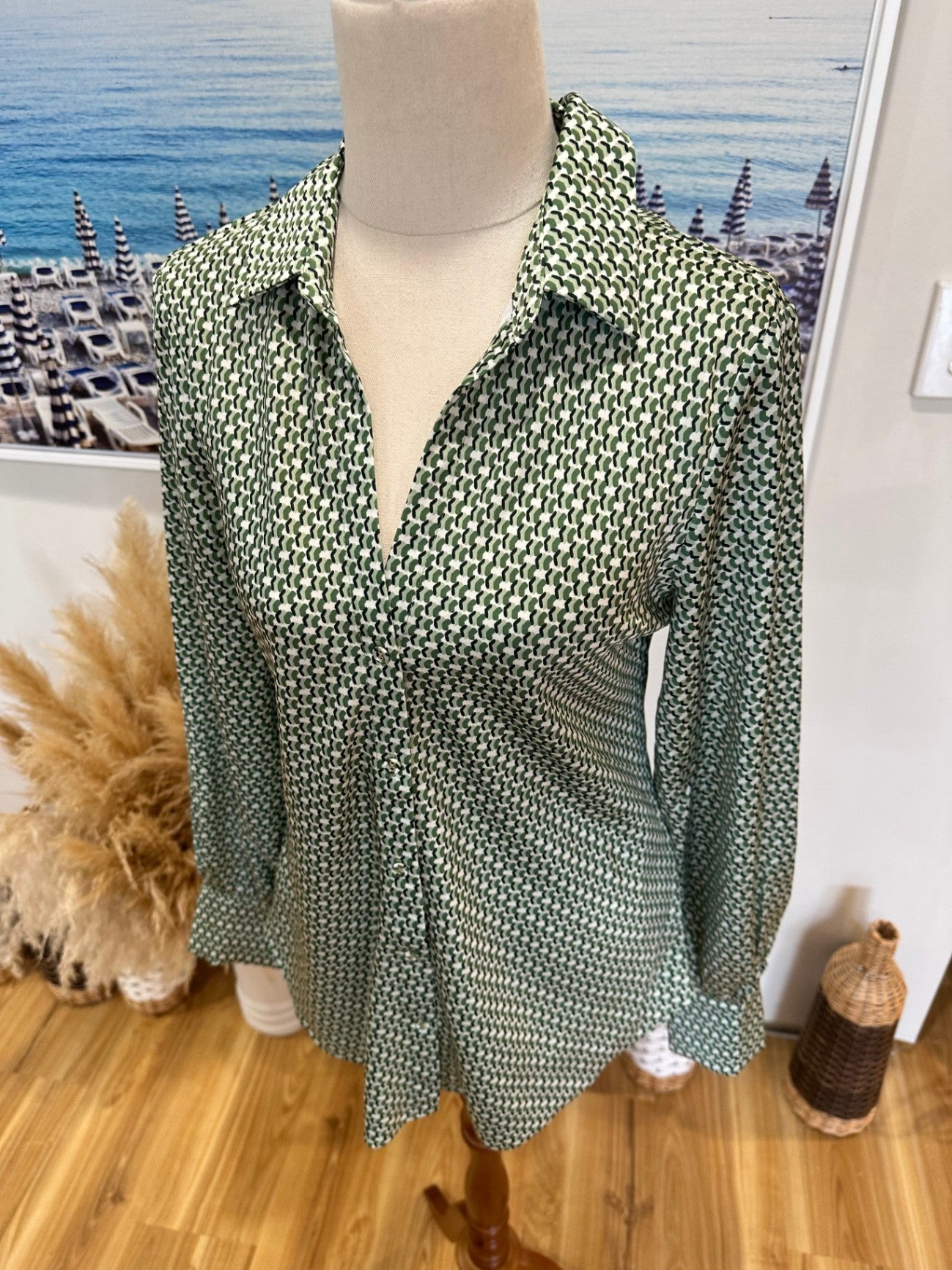 Portmans - Longsleeve Blouse - Size 8 - Green and White Geometric